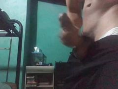rich man masturbates his cock with pleasure - Jovenpoder