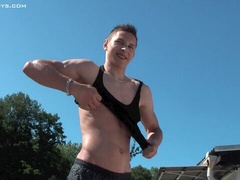 Petr Borek solo session with close-ups of his muscles