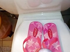 Cum on my girlfriend shoes 20# big load!