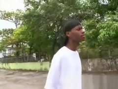 Black hustler convinced to suck white cock for cash