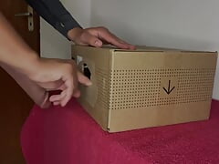 I Got Horny at Work and My Secretary Wasn't There, I Pierced the Box and Fucked Her