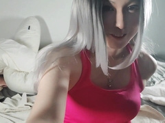 Lola showcasing off her stellar figure and abilities [S018.1]