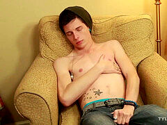 twunk Ray Rider hitting Off