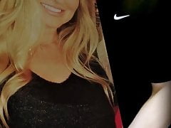 AshleighBee lovin to tease dicks with her big fake tits