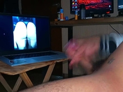I JACK OFF WHILE EYEING MY HOMIE