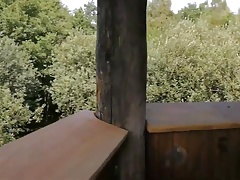 Auf Aussichtsturm am See gewichst