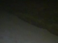 Nachts auf dem Weg nach hause einen gewichst