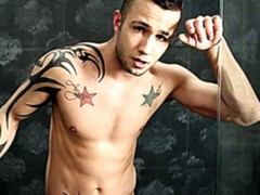 Muscular guy Sonny Stewart jerking off furiously