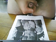 tribute de jh en string de sa mere