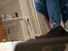 Markus Pelz beim Duschen mit Staender 3