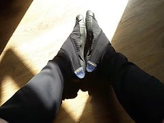 Sweaty bare feet in Vibram Furoshiki Neopren Boots