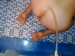 fistlover33's Pissing (Greek)