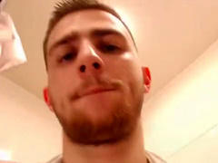 European Chaturbate cam guy pleasures himself by fingering his ass