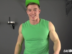 Wondrous muscle man Larry McCormick flexing and masturbating