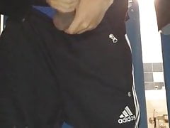 Sborrata in tuta adidas