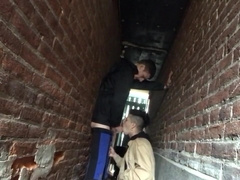 Horny buds blowing each other in an alley