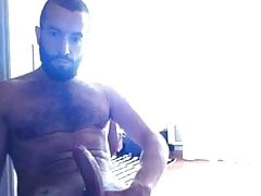 Superbe Beautiful hairy man wanking