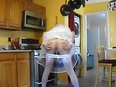 sissy cooking breakfast