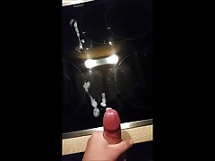Auf den Herd gespritzt...Cumshot