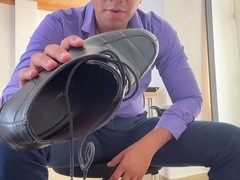 Boss interviews amateur crossdresser with huge feet