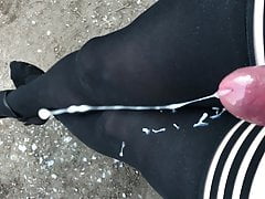 Crossdresser outdoor with mega handsfree cumshot on nylons