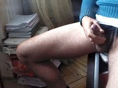 Hairy guy enjoys bareback rides and cum shots with a big dick