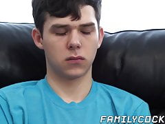 Two twinks give the best raw double blowjob in threesome