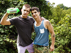 Slutty twinks fucking each other in a 3some