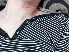 Eresu, stripping and masturbating