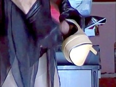 Cum on high heels in intense scene