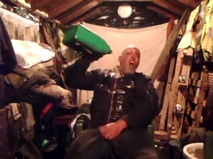 FILTHYDIRTYGEAR SMOKING SPITTING PISSING IN THE PIT