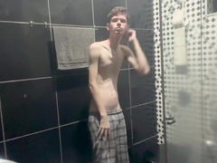 Kedoimath - A Twink Just Showing Your Body Before Shower