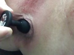 Butt plug in CD Jeni's virgin ass