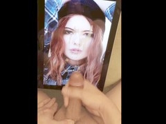 Ebba & Friends pay tribute with cum