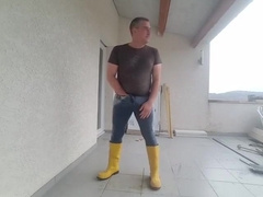 Aprem humide en slim et bottes de chantier