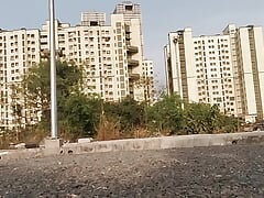 Apni sari Ko Dekhkar Raste per hi sex Kiya