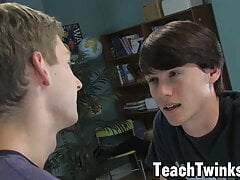 Twinks Robbie Hart and Jeremy Sommers anal fuck in classroom