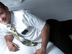 Bubbly beauty Elder Hatch jerking off on a large bed