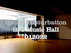 Quick Risky Hump Masturbation in Music Hall