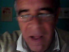 Mi vecino maduro es gay