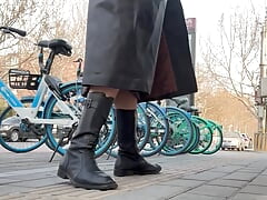Show myself naked at bus stop in Beijing