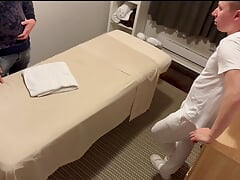 Horny dad gets boner during massage and seduced by masseur