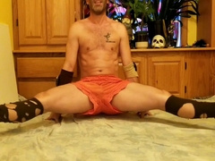 fantastic masculine cosplayer Max Shenanigans