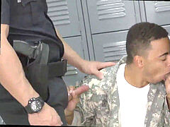 Gayporn, gay-threesome, gay-blowjob