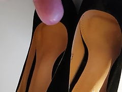 Cum on High Heels from a sexy User Wife