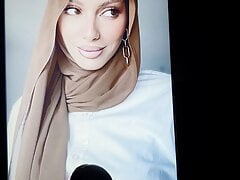 Hijab slut cumtribute
