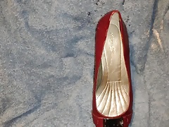 Cumming on flat heel