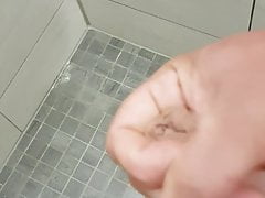 Wichsen in der Fahrer Dusche