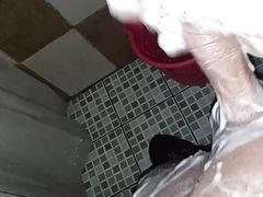 Handsome guy gets his whole body in a scarf and sends the video to his sugar mamy