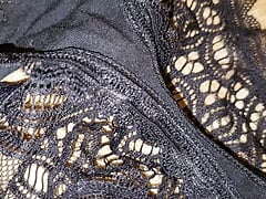 AMATEUR   ITALIAN CUMSHOT - HANDJOB WITH HUGE COCK AT STEPMOM'S HOUSE
